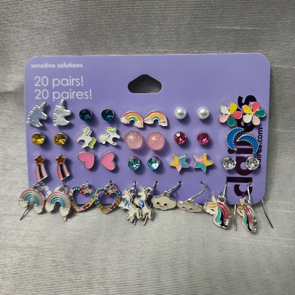 Claire’s StickerBeans Sticker Set + 20-Pair Earring Pack + Lip Gloss Wand Bundle - Picture 4 of 6